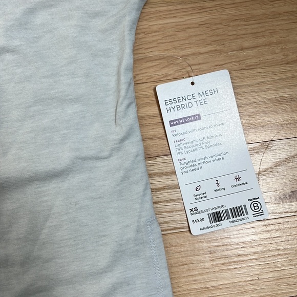NWT Athleta Gray Essence Mesh Wanderlust Hybrid Tee Short Sleeve Crew Neck - XS - Picture 3 of 6